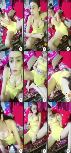 شرموطه مصريه فاجره بكامل وجهها على التانجو ومصدره كسها للمشاهدين وتقولهم عايزه زبر ينيكنى فى كسى